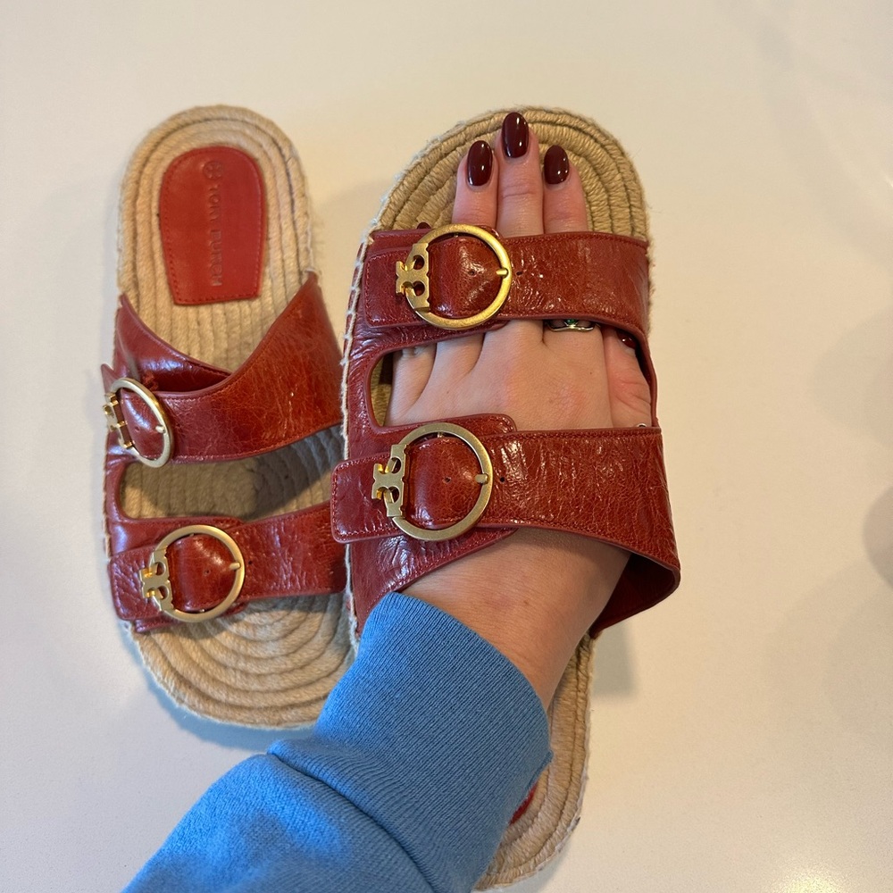 Tory Burch Maroon Wicker Sandals - Picture 2 of 7